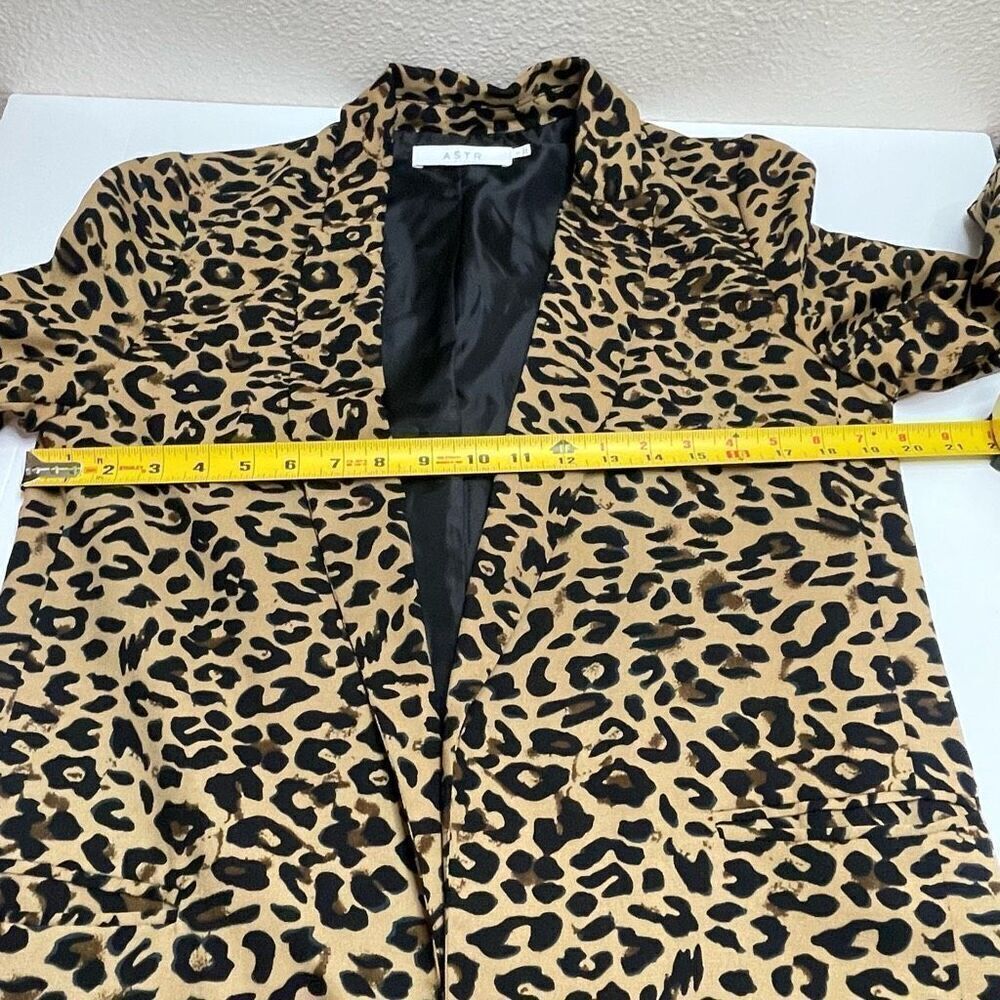 Astr The Label Leopard Print Open Front Blazer Si… - image 8